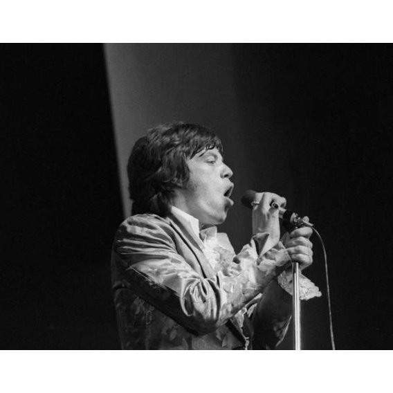 Tableau -Le chanteur britannique des Rolling Stones Mick Jagger sur scène à l'Olympia de Paris le 12 avril 1967