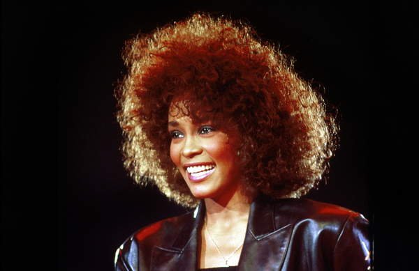 tableaux-photos - La chanteuse américaine Whitney Houston Juin 1988 - BRIDGEMAN IMAGES