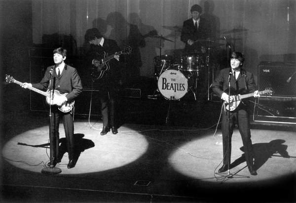 tableaux-photos - Les Beatles à l'Olympia, Paris, 1964 - BRIDGEMAN IMAGES