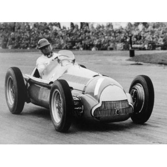 Tableaux Photos - Juan Manuel Fangio lors d'une course au volant d'une Alfa Romeo le 5 mai 1951 - BRIDGEMAN IMAGES