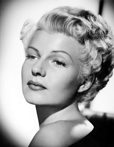 tableaux-photos - Rita Hayworth. La Dame de Shanghai 1948 Réalisé par Orson Welles - BRIDGEMAN IMAGES