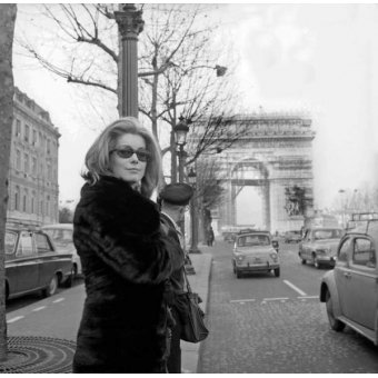  - Catherine Deneuve, Première du film Répulsion - BRIDGEMAN IMAGES