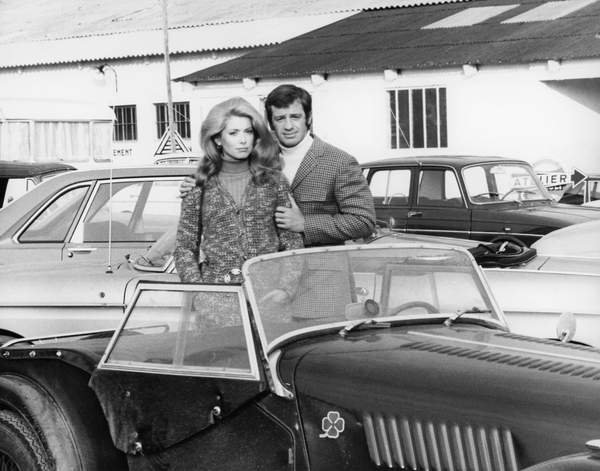 tableaux-photos - Catherine Deneuve and Jean-Paul Belmondo - BRIDGEMAN IMAGES
