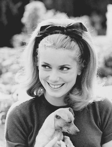tableaux-photos - Portrait of Catherine Deneuve - BRIDGEMAN IMAGES