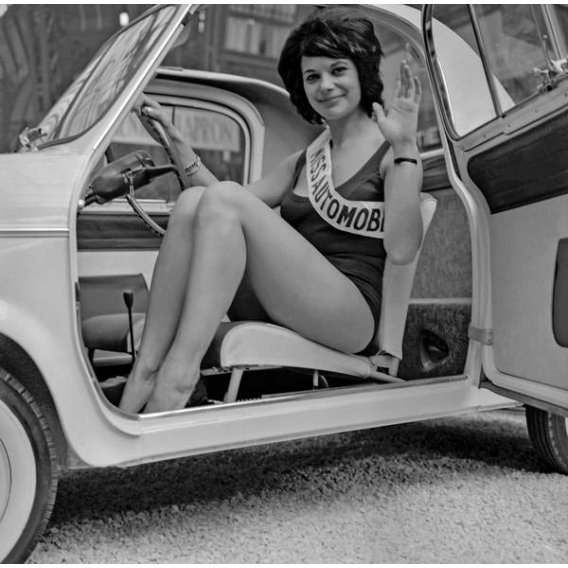Lydiane Huet, "Miss Automobile" au Salon de l'Auto
