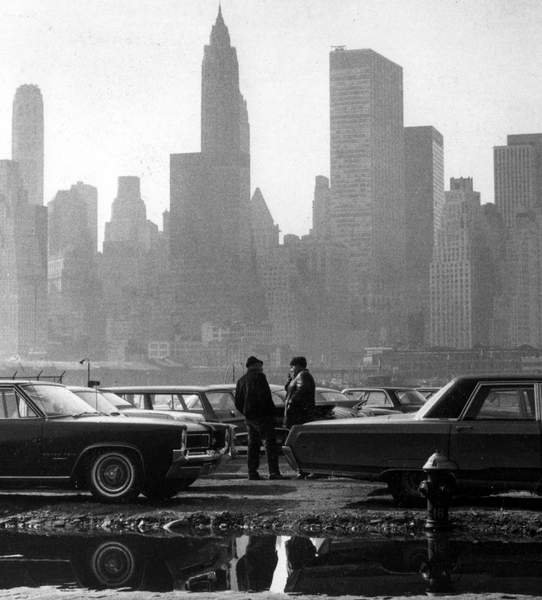 tableaux-photos - Concessionnaires automobiles, Brooklyn, NY, 1970 - BRIDGEMAN IMAGES