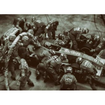 Tableaux Photos - Michael Schumacher Pit Stop, 2004 - BRIDGEMAN IMAGES