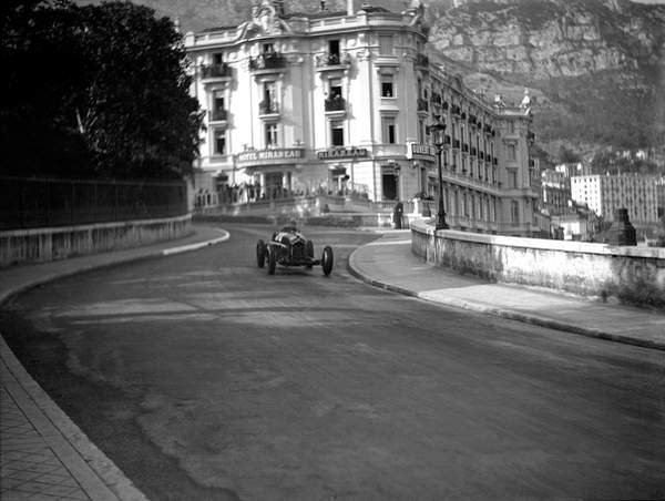 tableaux-photos - GP de Monaco Alfa Romeo, 1950 - BRIDGEMAN IMAGES