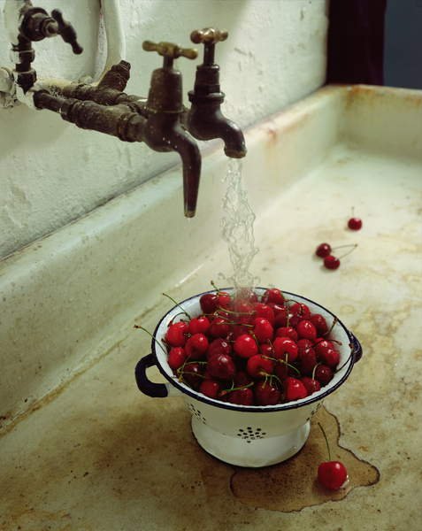 tableaux-modernes - Tableau Washing cherries, 1988, NORMAN HOLLANDS - Norman Hollands